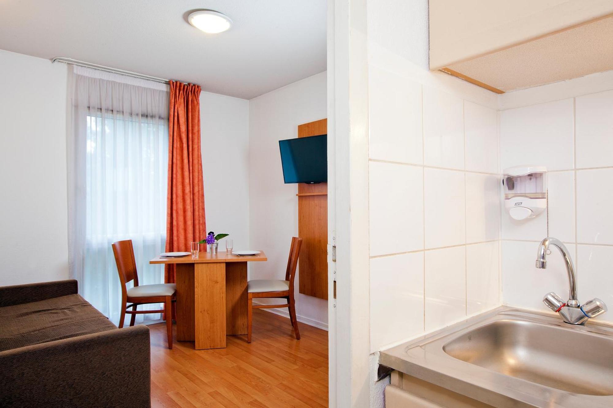 Sejours & Affaires Nantes La Beaujoire Aparthotel Стая снимка